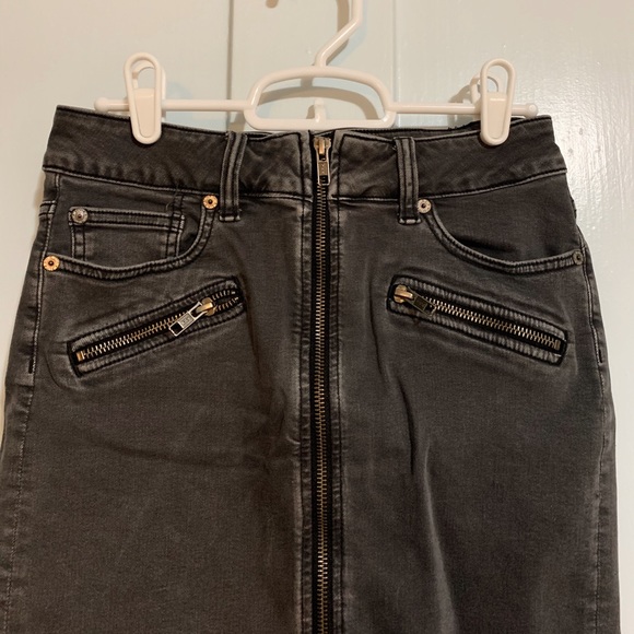 AE Women’s High Waisted Denim Mini Skirt - Picture 2 of 4